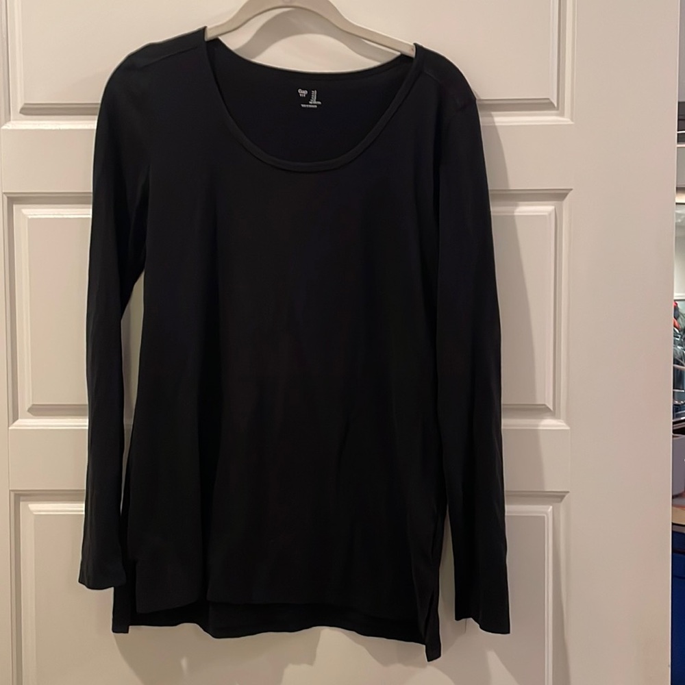 GAP long sleeve tee